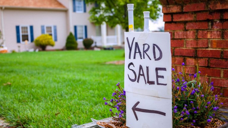 How to Host a Successful Yard Sale